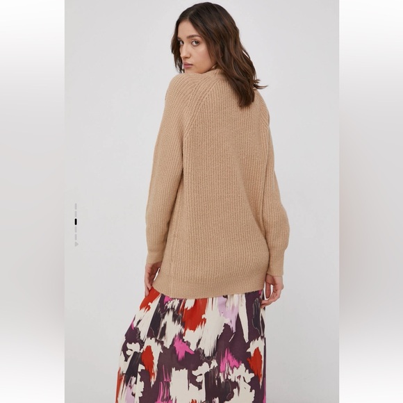 NWT Knitted oversize women's sweater beige color size XS - Picture 3 of 6